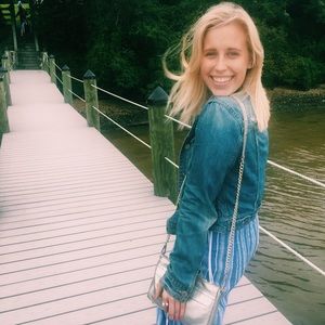 Meet your Posher, Taylor